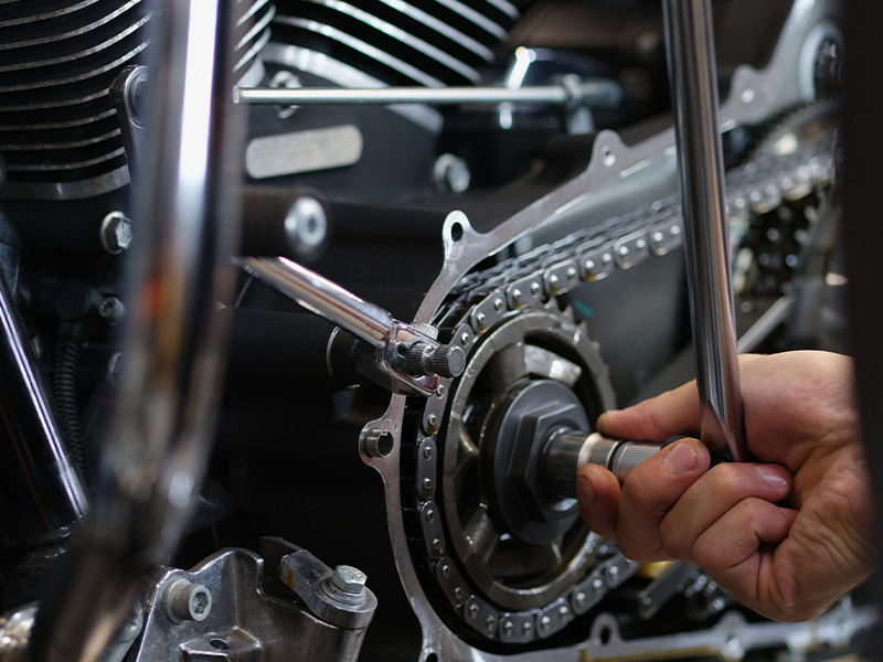 Bir mandal anahtarı ve tork anahtarı arasındaki fark nedir?